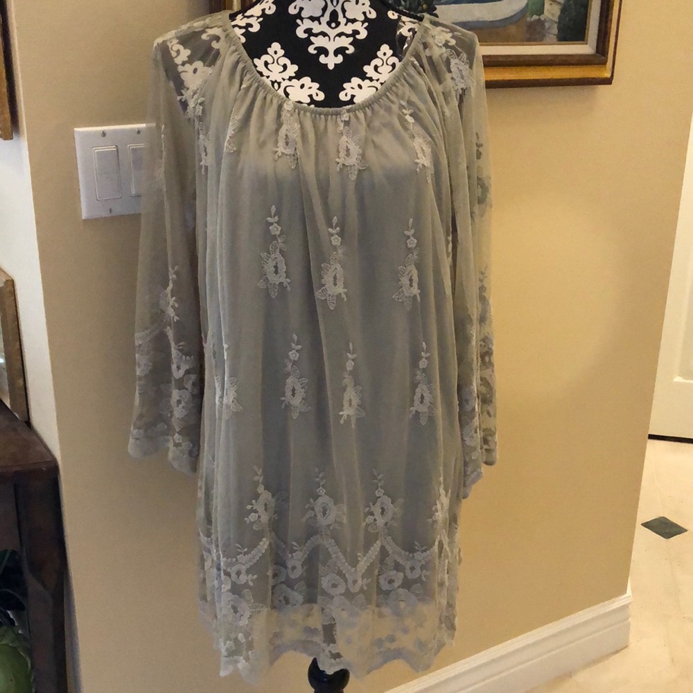 CalStyle deep mint grey sheer mesh lace bell sleeves, and lined with overlay top